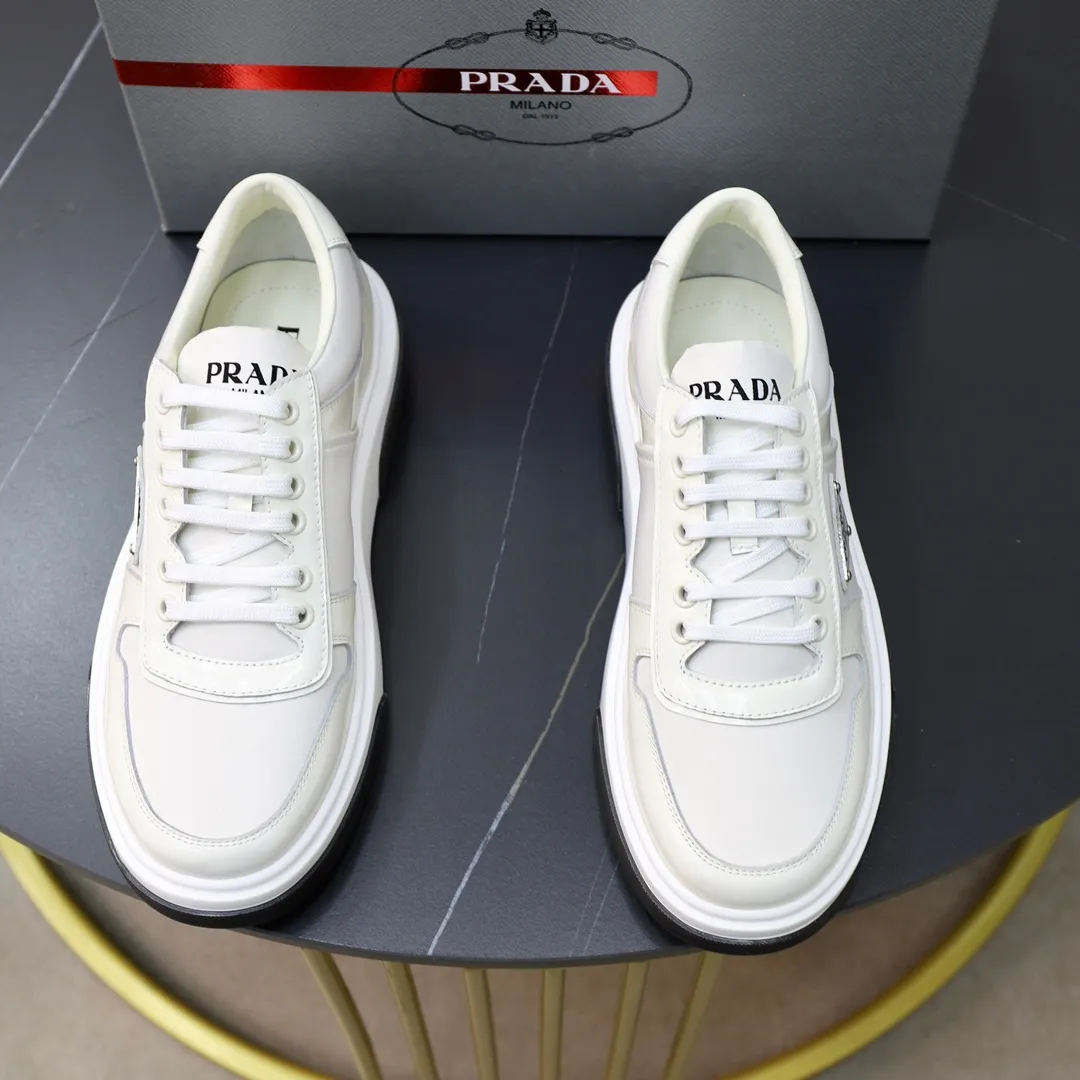 Factory price: 720 top original order Brand: PRADA (Prada) Standard code: Men's size 38/44 (45 can be customized) Grade: Same as the official website Material: Original cowhide, cowhide lining, original combination two-color wear-resistant soft outsole Style category: casual sports version, young fashion, European and American trend, British style Color: actual picture color